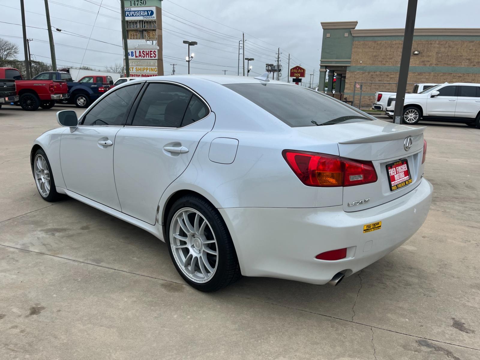 2008 white /TAN Lexus IS IS 250 6-Speed Manual (JTHBK262285) with an 2.5L V6 24V DOHC engine, 6-Speed Manual Overdrive transmission, located at 14700 Tomball Parkway 249, Houston, TX, 77086, (281) 444-2200, 29.928619, -95.504074 - Photo #4